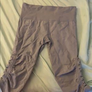 Capri lululemon workout pants in grey size 6